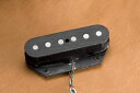 New!! 　DiMarzio 　Pick Up ※こちらの商品はご注文を頂いてから納品までに、約2〜3ヶ月ほどのお時間をいただきます。あらかじめご了承ください。 ＜仕様＞ ■テレキャスター用 ■出力(mv)：225 ■トレブル：7.0 ■ミドル：6.0 ■ベース：6.0 ■直流抵抗 (kΩ)：9.33k ■マグネット：アルニコ2 ＜カラーバリエーション＞ [標準カラー] Black ＜主な特徴＞ もし、あなたがテレキャスター・プレイヤーだったら、ヴィンテージPAFのようなトーンを持ったテレキャスター用ブリッジ・ピックアップはいかがでしょう？ Area Hot T Bridgeというピックアップがその答えです。クラシック・テレキャスター用ピックアップはマグネットが6つという構造を持っています。PAFをテレキャスター・サイズにすることはとても困難なことでした。そのサウンドは粒立ちが細かく均整が取れています。プレーン弦は歌うようであり、鋭さも兼ね備えています。ワウンド弦はハムバッカーとP90の中間のようなダイナミックさを兼ね備えています。他のAreaモデル同様、アルニコ2マグネット使用しています。250KΩ、 500KΩのポットどちらでも適しています。 ＜推奨使用例＞ リア・ピックアップとしてご使用ください。 ＜テクニカルノーツ＞ Area T同様に実に優れたダイナミクレンジを持っています。ピッキングのアタックとヴォリュームの変化に素早いレスポンスを備えています。同時に弦との距離に非常に敏感に反応します。弦とピックアップの距離が近いとヴォリュームが大きくなりますので、弦とピックアップの距離をとることで音量は抑えられます。Area Tと同様にアルニコ2マグネットを採用していますので、ストリングプルは問題ではありません。ポットは250KΩを推奨しますが、500KΩでも1MΩでも基本のトーンが生きています。