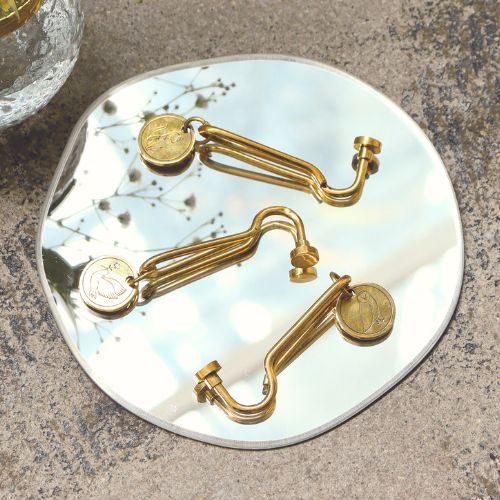 【メーカー取り寄せ・ネコポス便】IN BLOOM BRASS KEY HOLDER【クレエ Creer】ブラス キーホルダー 鍵 カラビナ 真鍮 ロゴ バッグ ファッション ハンドメイド ゴールド 動物 アニマル おしゃれ チャーム フクロウ ネコ 猫 ハト 鳩 【メーカー取り寄せ・ネコポス便】IN BLOOM BRASS KEY HOLDER【クレエ Creer】ブラス キーホルダー 鍵 カラビナ 真鍮 ロゴ バッグ ファッション ハンドメイド ゴールド 動物 アニマル おしゃれ チャーム フクロウ ネコ 猫 ハト 鳩