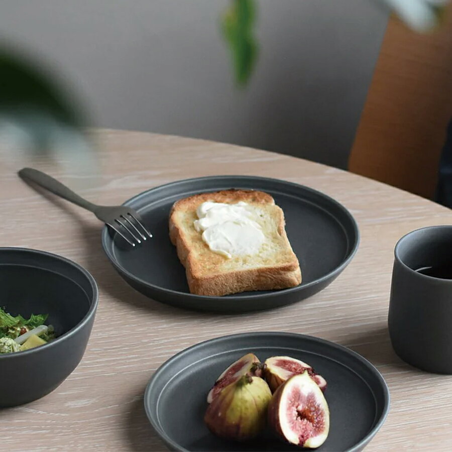乐天商城 - 【メーカー取り寄せ】FOG プレート【キントー KINTO】160mm 200mm 250mm 皿 食器 丸 円 テーブルウェア おしゃれ かわいい 20cm 25cm 20センチ 25センチ 食洗機対応 電子レンジ対応 磁器 北欧 16cm 16センチ