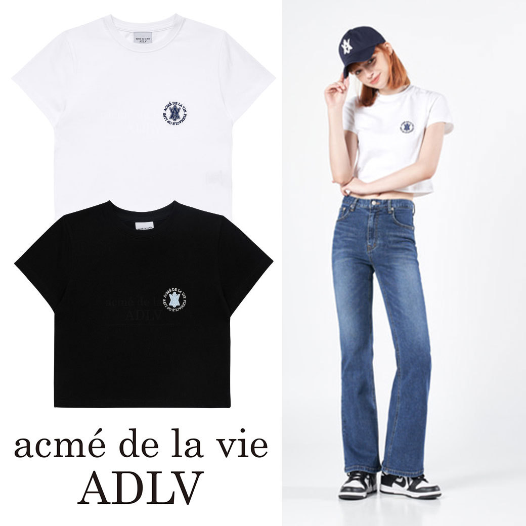 LISA × acme de la vie (リサ × アクメドラビ）Logo Emblem Crop Top Tee(ADLV-06) ADLV BLACKPINK LISA 韓国ブランド ユニセックス ストリート 韓国アイドル着用 K-pop 正規品 送料無料 Tシャツ 半袖 クロップド丈