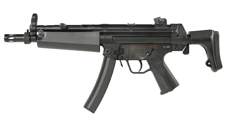 Umarexライセンスによるリアルマーキングに、フルメタルボディ！ 電子トリガー搭載でキレッキレのMP5！【取寄ご対応】問屋・メーカーの在庫確認が必要な商品です。通常7〜30営業日ほどで発送します。メーカー在庫がない場合は店舗都合キャンセルとします。この商品の他の状態CYMAの他の商品中国製の商品★☆トイガン本体購入の方にプレゼント☆★Umarexライセンスによるリアルマーキングに、フルメタルボディ！ 電子トリガー搭載でキレッキレのMP5！ ギア比は18：1とスタンダードな仕様。 8mm金属軸受と気になる部分はしっかり押さえ、カスタムベースとしても最適。 Eshooter Kestrel V2 BASIC 電子トリガーが組み込まれており、意外となかったスタンダードでキレキレなMP5！ ■Kestrel V2 Basic機能概要： ・5段階調整プリコッキング ・プリコッキング自動補正・アクティブブレーキ ・スリープモード・低電圧警告機能 ・バッテリー保護・サイクル検知・MOSFET ・ブラシレスモーター対応システムセミ・フルオートリソースLiPo 7.4Vバッテリー収納位置ハンドガードバッテリーコネクタT型コネクタ