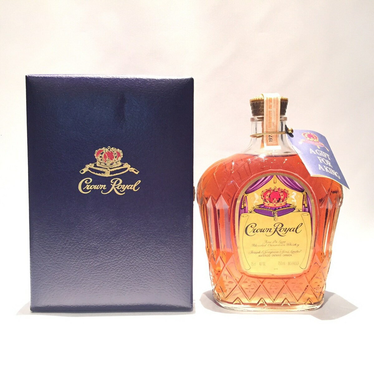 【化粧箱入り】クラウン ロイヤル Crown Royal 80PROOF / 750ml