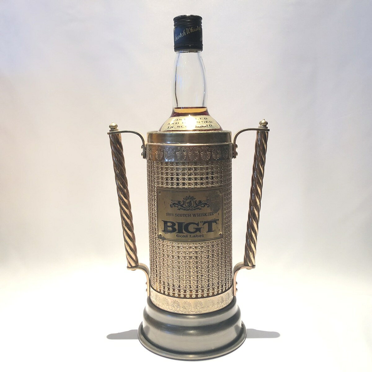BIG "T”騎士ボトル オルゴール付きケースBIG "T”Blended WhiskyKnight Bottle case with 43％ / 750ml