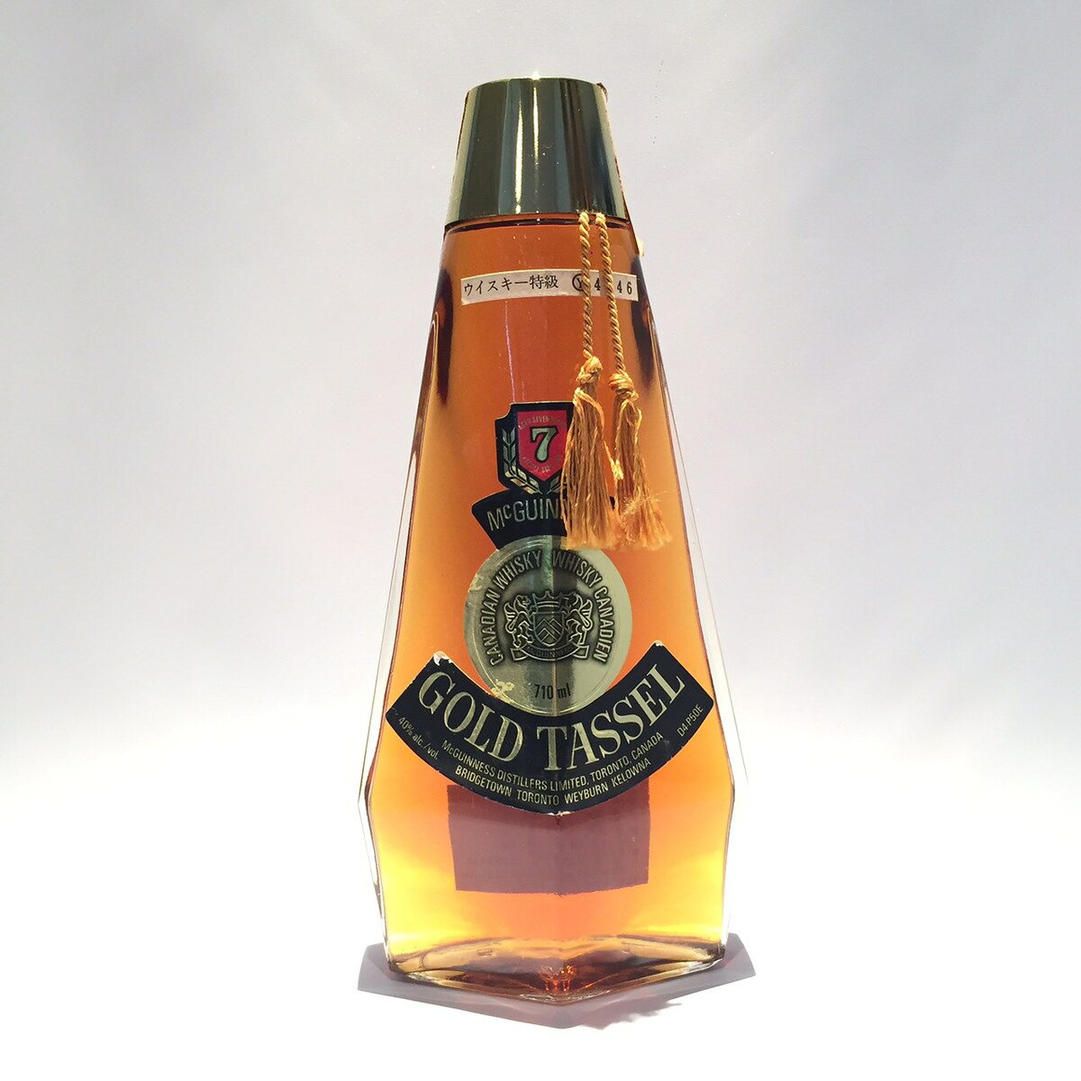 特級マックギネスゴールドタッセルカナディアンウィスキーAGED 7年McGUINNESSGOLD TASSELCANADIEN WHISKYAGED 7YEARS40％alc./vol. / 710ml