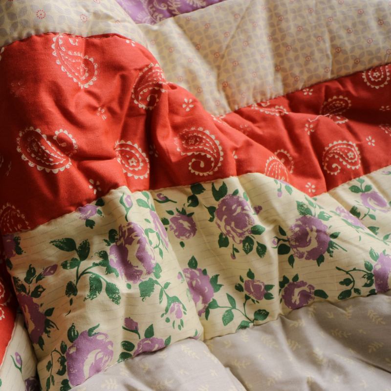 残りわずか　マルチカバー【190X240】パッチワーク風キルトケット