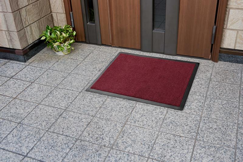 無地　オフィス　会社などでも置ける　玄関の泥落としマット　レッド【59X90】※写真は別サイズになりま..
