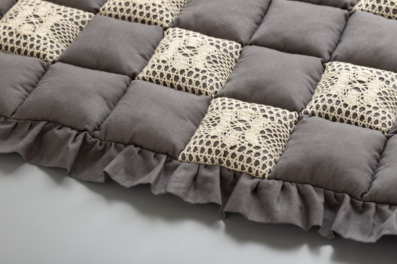 【クッション】　レース付クッション　ピンク　43x43