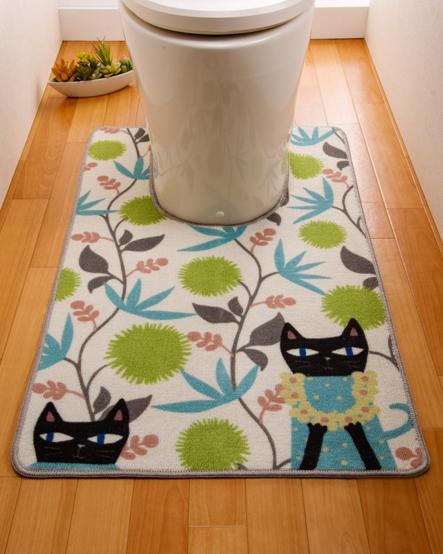 【トイレマット 黒猫】【60x100cm】ちょっぴり愛くるしい猫。