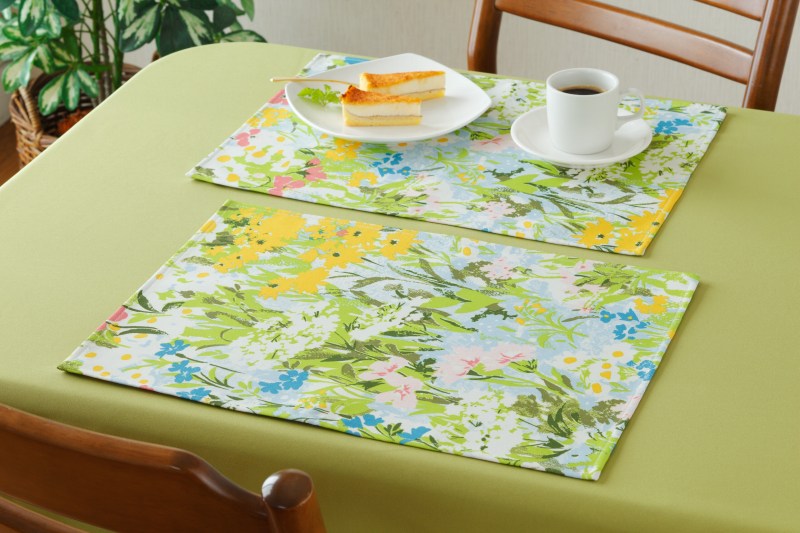 樂天商城 - はっ水ランチョンマット　フローラル/撥水ランチョンマット33x45(2枚組)【毎日の生活で使いやすいテーブルクロス】