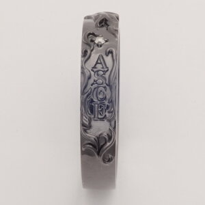 【期間限定50%OFF】刻印無料ONEPIECELimitedbywhitecloverワンピースエース&ルフィシェアハートメンズリング/ブラックONE-P007RT【レビューを書いて送料無料】