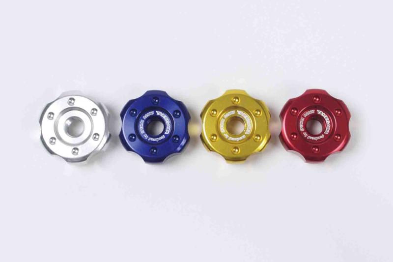 White marketのスペシャルパーツ武川 (TAKEGAWA) SP武川 ドライブチェーンアジャストナット レッド ダックス125/CT125/モンキー/スーパーカブ 等 06-03-0018｜アングル3