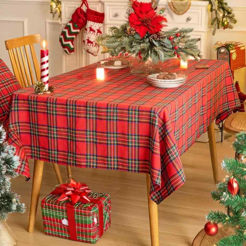 [Bebemax]クリスマス テーブルク クリスマステーブルクロス 格子柄 レッド シンプル テーブルカバーチェック柄 赤 厚手 洗える 無臭 縮みなし 防水 防油 汚れ防止 耐熱 耐久性 矩形 プレースマ