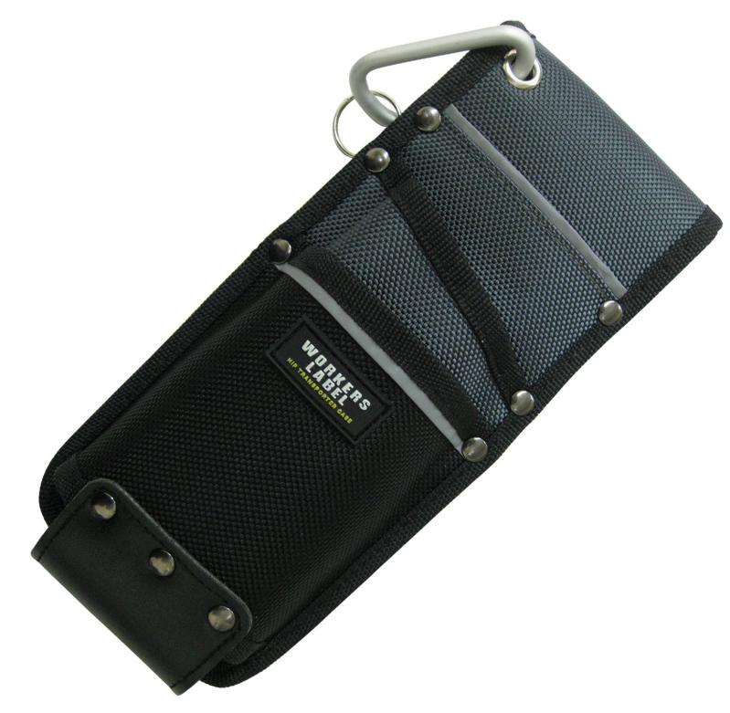 [ボウケンクラブ] ポーチ 反射ライン付小道具差し CU-3 ブラック原産国:中国製(日本国内で企画・デザイン・検品・包装をしています)サイズ:約W90×H225×D35mm重量:約140g材質:本体/1680Dナイロン、合成皮革、カラビナ...