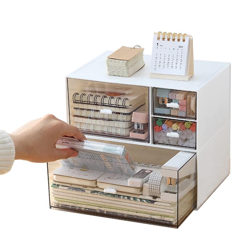 Ruisya 小物入れ 卓上収納ケース 組み合わせ自由 引き出し レターケース おしゃれボックス A5 化粧品 文房具 デスク 書類 (Lサイズ2個セット-白)ご購入前に商品のサイズと注意事項をご確認お願いいたします。機能的でおしゃれな卓上収納ボックスです。ニーズに応じてセットと仕様が選べます。積み重ね可能な分別型収納ケースで賢く整理・整頓できていると心が落ち着き、仕事の効率がアップします。デスクの上で場所を取らない卓上収納ケースです。デスク周りの小物等の整理・収納に最適です。透明度の高い引き出しで中身は一目で一目瞭然。物を探す手間がかかりません。オフィス、ベッドルーム、ドレッサー、さまざまなシーンで活躍できる、さりげない存在感が魅力のシンプルな小物収納ケースです。