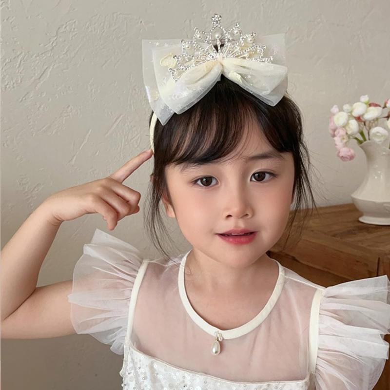 乐天商城 - [VIISEN] 女の子 蝶結び クラウン ラウンヘアバンド プリンセス風 髪飾 キラキラ 真珠飾りクラウンプリンセススタイル パーティー用 女の子誕生日撮影 可愛い お姫様 高貴 アクセサリー