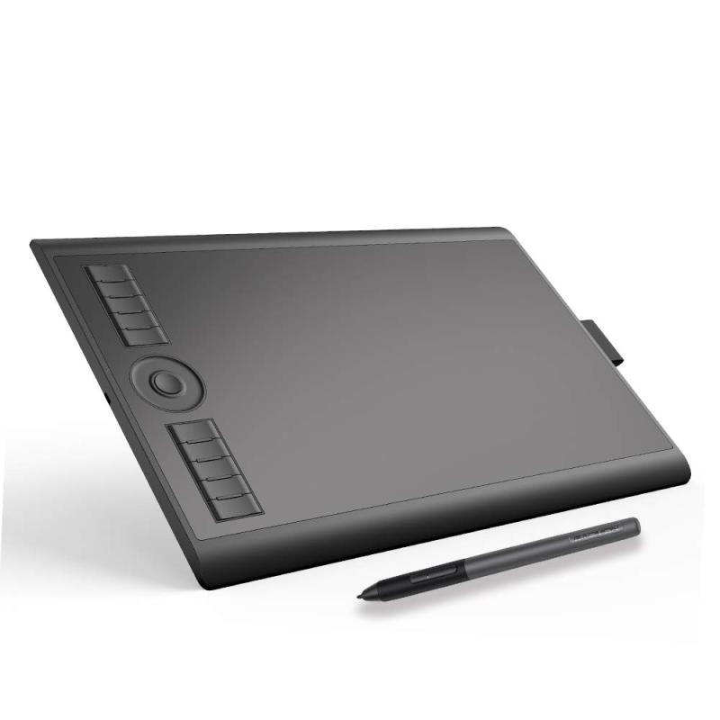GAOMON ペンタブ M10K PRO タッチホイール付き 板タブ 傾き検知対応 10 x 6インチ〈2年〉【傾き検知可能】--ペンを傾けると、傾斜角度が大きくなるほど線が太くなります。逆に線を引くと細くなります。デジタル創作の楽しさが大幅に向上します。【電源不要ペン】--M10K PROペンタブレットは、バッテリー不要のペンを使用します。 交換用の8つのペン先もパッケジに付属します。 【8192レベルの筆圧】--筆圧感度が高いため、線の太さ・色の深さの微妙な変化をよりよく制御できます。【WINDOWS10でのみRadialサポート】--Windows 10パソコンで使用する場合、Radial機能のオン/オフを選択できます。 Radialに対応した描画プログラムでは、機能を好みに合わせてカスタマイズできます。 【タッチリングとラウンドキー】--Radial機能をオフにするか、win10以外のシステムでは、タッチリングのデフォルトの機能は、ズームイン/ズームアウト/スクロールすることです。 丸キーを押すと、これらの機能をすばやく切り替えることができます。【Androidデバイスで使用できる】--M10K PROペンタブレットは、Windowsとmac osのほかに、OTG機能をサポートするAndroid 6.0以降の携帯電話で使用できます。【携帯モード】-携帯モードの場合、GAOMONドライバーをインストールする必要はありません。 作業領域は、タブレットの左側から158.8 x 89.3mmです。【パラメーター】--作業領域：10 * 6.25インチ；重量：659g；厚み：10.5mm；反応速度：266PPS；解像度：5080LPI； ペン読み取り高さ：10mm；端子タイプ：マイクロUSB。 【1年間の】--商品到着日より一年以内に、使用中に問題（人為による破損以外）を発見した場合、お気軽ご連絡ください。【対応システム】--Windows 7以降、MAC10.12以降；OTGをサポートするAndroid 6.0以上のOS。【対応ペイントソフトウェア】-- Photoshop, Krita, Illustrator, SAI2, Clip Studio Paint, SketchBookPro, FireAlpaca, Krita, OpenCanvas, zbrush, Manga Studioなどソフトと互換性があります.