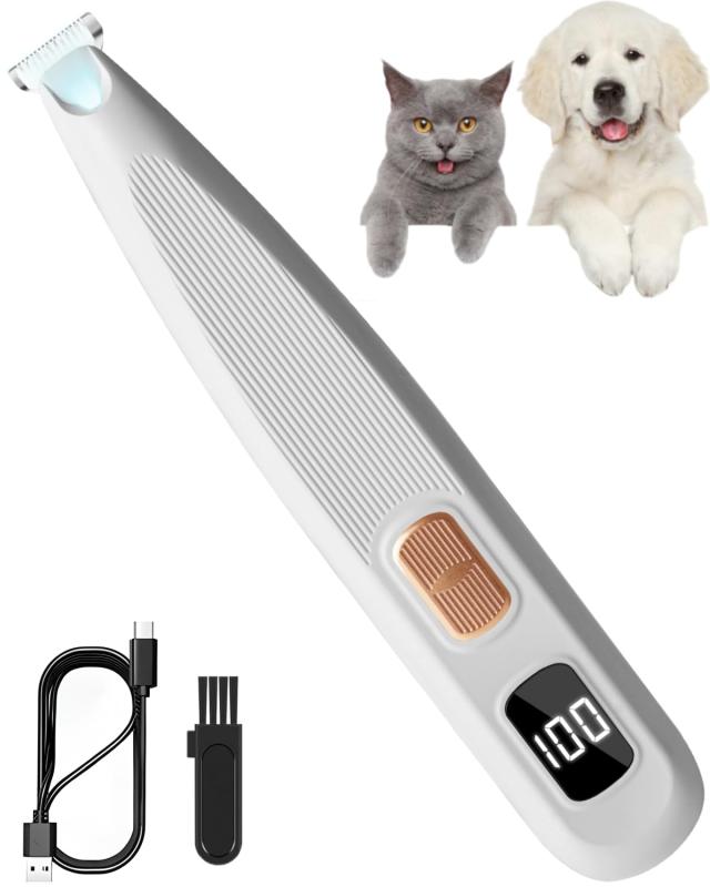 QULITO ペット バリカン 犬猫 バリカン USB充電 LEDディスプレー LEDライト付き 足裏 肉球 耳裏 顔周り お尻周り 部分カット 犬 猫 小動物に対応 自宅トリミング 2段階スピード 小型 軽量 静音設【安全設計＆優れた切れ味】QULITOペット用バリカンは、刃先に特殊なR型設計を採用。刃幅はわずか18mmとスリムで、お尻周り・目元・耳元・顔周り・肉球・足指の隙間などの細かい部分も簡単にカット可能。高速モーター搭載でどんな毛質でも快適にトリミング可能。初心者でも自宅で簡単にプロ仕上げ【静音設計＆LEDライト付きで安心】音や振動を抑えた静音設計により、音に敏感な犬や猫もリラックスしてケアが受けられます。さらにLEDライト搭載で肉球周りなど細かな部分も明るく照らしてしっかりカットできます。まるで専属美容師のように、自宅で丁寧なケアが楽しめます【Type-C急速充電＆LED電量表示】便利なType-C充電式。わずか1時間の充電で約2時間コードレス使用が可能。LEDディスプレイで電池残量がリアルタイムで確認でき、突然の充電切れの心配もありません【簡単操作＆2段階パワーモード搭載】進化したペット バリカンが新登場コンパクト設計で握りやすく、抜群の操作性を実現しました。ペットの体型や毛質に合わせて「パワフルモード」と「静音モード」をワンタッチで簡単切替え強力なパワーで硬い毛もラクラク、静音モードなら敏感な犬や猫もストレスなくトリミングできます。刃は水洗い可能で、メンテナンスも手軽に行えます【ギフトにも最適＆安心の12ヶ月付き】ペットを大切にする方へのプレゼントに最適なペット用バリカンです。犬 バリカンとしても猫 バリカンとしても使用可能で、幅広いペットに対応。購入日より12ヶ月の品質付き。製品に関する疑問や問題がございましたら、お気軽に「出品者に連絡」よりご連絡ください。迅速丁寧にサポートいたします【セット内容】セット内容は、ペット バリカン本体×1、USB充電ケーブル×1、クリーニングブラシ×1、語取扱説明書×1となっております
