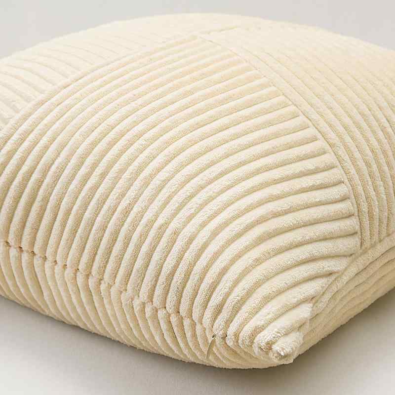 White marketのOtostar クッションカバー 45x45cm 1枚 おしゃれ 可愛い 無地 コーデュロイ 4分割斜めストライプ デザイン モダン ジッパー式 インテリア 室内装飾用 装飾用ピローカバー (45x45,ベージュ)｜アングル3