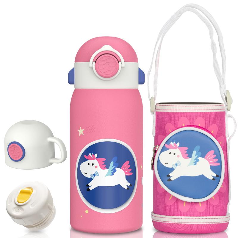 Fjbottle 600ml 子供 水筒 2WAY ストロー ワンタッチ 直飲み キッズボトル 保温保冷 漏れない まほうびん コップ付き 収納カバー付き マグボトル 保育園 通学 遠足 旅行 プレゼント ピンク🦄「ストロー飲みとコップ飲みの2WAY」キャップの部分を付け替えることで変更できる、幼稚園生から小学校低学年位まで使える保温保冷水筒です。広口デザインなので、氷も入れやすいです。ストローは取り外し可能し、洗いやすいです。🦄「ワンタッチオープン&amp;ロック機能」ワンタッチオープンで小さな子供でも簡単に開けられます。ロック部分に子どもが分かりやすい指がかりです。ロック機能付き、安心してバッグの中に持ち運ぶことができます。🦄「ストラップ付きのバッグ」調整できるトラップで身長に合わせて長さも変更できます。カバーには手をひっかけられる部分がある、収納バッグも付き、使えるのは便利です。🦄「ステンレス鋼&amp;真空断熱」真空断熱ステンレス魔法びん構造で保温（12時間）保冷（24時間）に優れており、最適な温度を長時間保つことができます。夏になると、冷たさが持続していて、保冷が出来たマグの方が腐らず、冷たくて美味しいからか子供さんの飲みっぷりもいいです。🦄「おしゃれなデザイン柄」三つの色があります。恐竜とユニコーンの柄はかわいくて、子供に大人気があります。被らないし、誰も持ってないユニコーン水筒です。