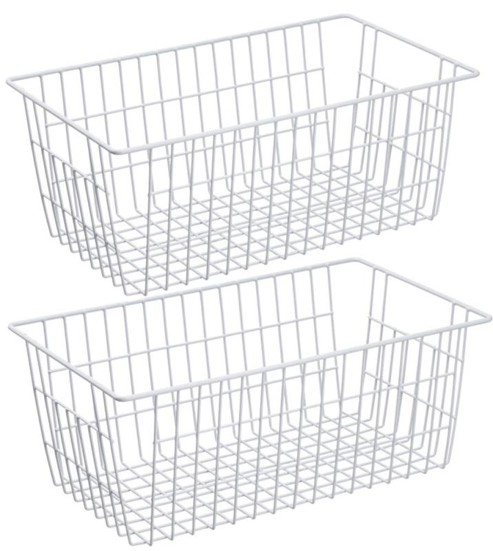 SANNO ワイヤーバスケット 収納ケース キッチン収納ボックス 小物入れ 取っ手付き ホワイト 40X20X15cm 2個入り【仕様】ホワイト二つ入り；寸法：40*20*15cm；重量：840g/二つ 　材質：スチール(粉体塗装)【使いやすい】軽くて丈夫なワイヤーだから、中身は一目瞭然で、物を探しやすいし、整理も気楽です。取っ手付きで、持ち運びも便利です。【幅広く使える】散らかる洗濯用品やビデオや、バラバラになりやすい小物などをまとめて入れて、すっきり収納できます。ストックしてあるペットボトル、缶詰め、洗剤、石鹸などをもきちんと入れます。キッチン、リビング、洗面所、寝室、クローゼット、冷蔵庫など様々な場所で活躍しています。【優れた塗装】優れた粉体塗装で、おしゃれなナチュラルな質感で、防錆だけじゃなく、衝撃や傷に強くなる効果もあります。見た目がおしゃれで、耐用性に優れ、お手入れも簡単です。