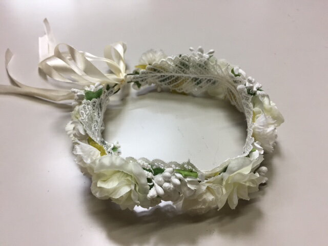 花かんむり ウェディング　花冠　お花飾り リボン付き 薄クリーム 【あす楽対応】 【楽ギフ_包装】