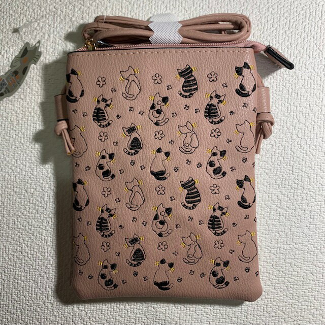 スマホ入れショルダーバッグ ネコ刺繡ポシェット ピンク