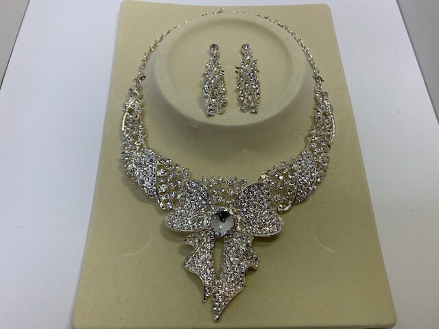 ウエディングネックレス 大きめリボンの輝き ゴージャスな ネックレス+揺れる イヤリング