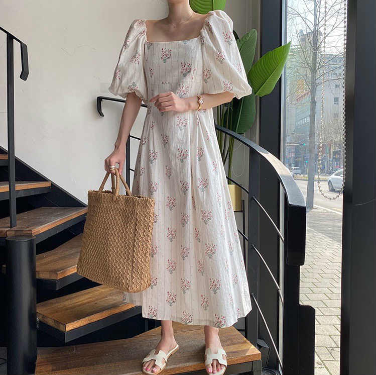 3点5% 5点8%クーポン! レディース 半袖 ワンピース パフスリーブ ロング丈 小花柄 スクエアネック 春夏 レトロ カジュアル 大人可愛い 休日コーデ 涼し気 フェミニン お出かけ デート デイリー ホワイト フリーのサムネイル
