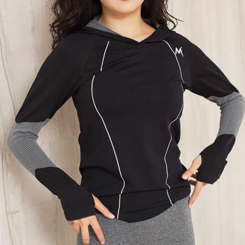 スポーツ インナー シャツ レディース パーカー　指穴付き　ラッシュガード　ヨガウェア Tシャツランニング 長袖 フード付き トップス コンプレッション トップスストレッチ 無地 動きやすい 柔らか 生地 吸汗 通気 速乾 おしゃれ ン フィットネス ジム 通年 オールシーズン
