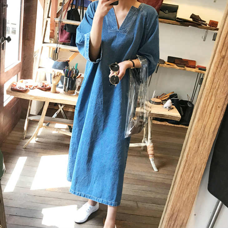3点5% 5点8%クーポン! レディース デニム ワンピース Vネック 長袖 ミモレ丈 膝下丈 ロング丈 スカート トップス カジュアル 大人 可愛い フェミニン おしゃれ 出かけ デイリー 普段着 ネイビー S M L XL サイズのサムネイル