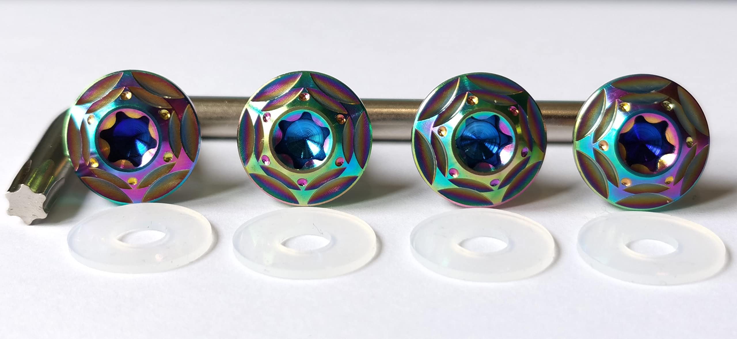 【送料無料】Kuroobaa チタン製 車用 ナンバープレートボルト ナンバーフレーム チタン合金製 防犯 盗難防止ネジ M6 4本セット (虹色)