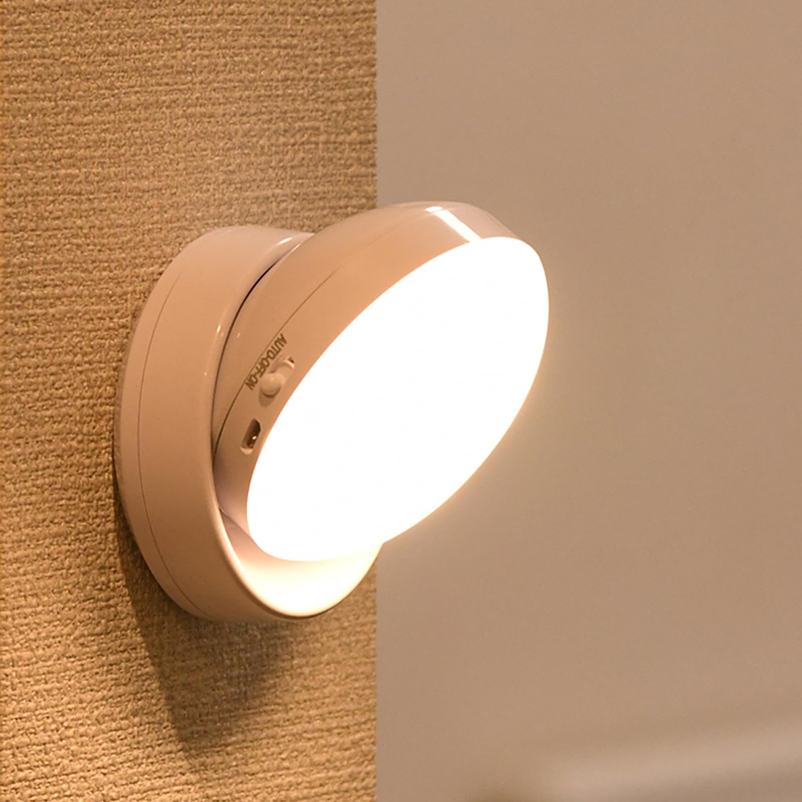 【送料無料】人感 センサーライト 室内 足元灯 壁掛け照明 充電式 1200mAh 間接照明 おしゃれ ウォールライト 授乳ライト 常夜灯 寝室ライト ベッドサイドランプ センサー照明 寝室 廊下 階段 玄関 ライト 工事不要 電球色 1個