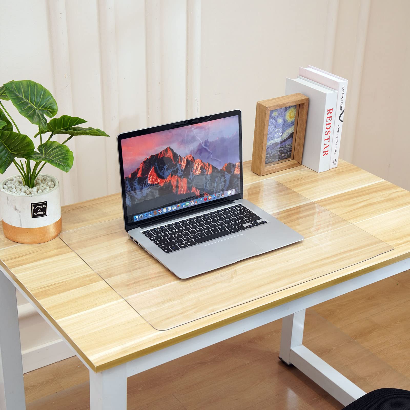 【送料無料】Yueboa デスクマット 透明 50x84cm PVC製 学習机マット 厚さ1.5mm クリア 机マット オフィス デスク テーブルクロス パソコン テーブルマット 防塵 防水 耐熱 (透明 1.5mm，50x84cm）