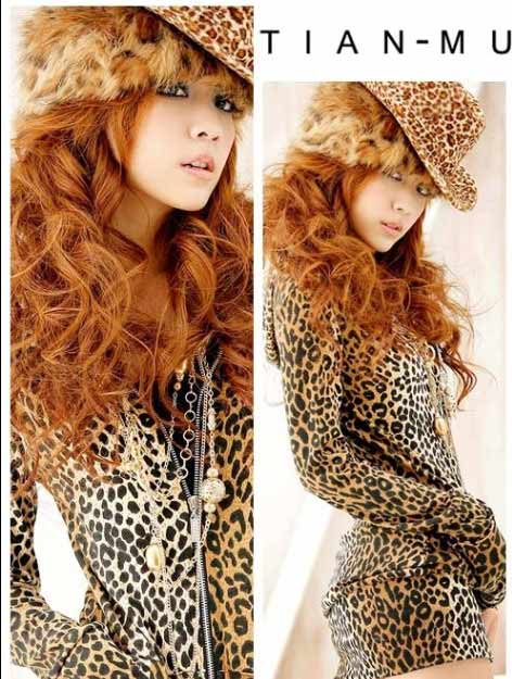 フード付きロング丈パーカー(vivi-Q3083)