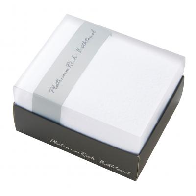 プラチナリッチ　バスタオル1枚（@399円税別 48個単位 メーカー直送品） 毎日使いたくなるふわふわの手触りのバスタオルです ハイセンスなギフトパッケージが格調高く演出します 気分を高める明るいカラーで、日常の「使う愉しみ」を提供します。 高級感のある化粧箱入りで、キャンペーン特典や記念品など、 特別なお客様への贈答品としても最適です。 ■仕様 商品コード 2374831 JANコード 4527231065876本体サイズ 約110×50cm パッケージサイズ 17.5×14.5×9.5cm 荷姿 化粧箱入り 色柄 2色取混 材質 地組織／ポリエステル パイル糸／複合繊維(ポリエステル／ナイロン) 外装カートンサイズ 60×56×40cm 【ご注意】 ●メーカー直送のため、時間指定はできません。 ●突然の欠品・終売、入荷時期による仕様の変更等がある場合がございます。 ●こちらの商品は初期不良も含めて、全てメーカー対応になります。 ●沖縄・離島地域への発送は行っておりません。 これらの点を予めご理解の上ご検討お願いいたします。 もちろん新品未使用品！ この機会をお見逃しなく！