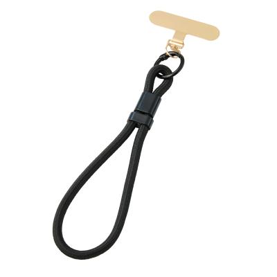 モバイルプレート＆ストラップ1組（@199円税別 200組単位 メーカー直送品） スマホを手元で支える メタリックプレート＆ストラップ 落下防止用の手首に通せるストラップ付きのプレートを スマホカバーの間に挟んで使用します。 スタイリッシュなシルバーとゴールドの2色アソート。 ■仕様 商品コード 2326690 JANコード 4527231070023本体サイズ モバイルプレート／約5.2×3.9cm ストラップ／全長約16.5cm 荷姿 ポリ袋入り 色柄 2色取混 材質 モバイルプレート／ステンレス鋼 ストラップ／ポリエステル・ABS樹脂・亜鉛合金 外装カートンサイズ 45×26×17cm 【ご注意】 ●メーカー直送のため、時間指定はできません。 ●突然の欠品・終売、入荷時期による仕様の変更等がある場合がございます。 ●こちらの商品は初期不良も含めて、全てメーカー対応になります。 ●沖縄・離島地域への発送は行っておりません。 これらの点を予めご理解の上ご検討お願いいたします。 もちろん新品未使用品！ この機会をお見逃しなく！