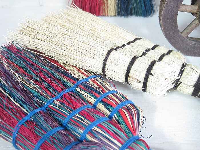 ほうき 箒 室内 ミニ 手作り 掃除 卓上 ホウキ おしゃれ 北欧 コンパクト かわいい モロコシ 木製 ブルーム ナチュラル 天然素材 25cm