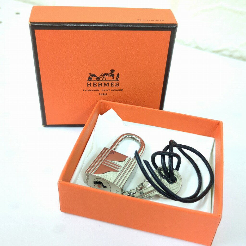 ▽HERMES エルメス カデナ 24Kメッキ No.117 117番 鍵付き 楽天市場】エルメス カデナ 鍵の通販