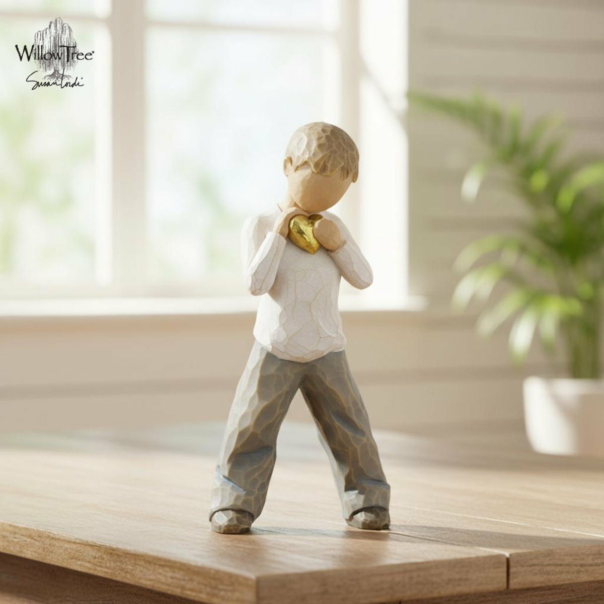 ウィローツリー彫像 Heart of Gold - 黄金の精神 14cm ハート 子供 少年 | おしゃれ 置物 彫刻 人形 インテリア スーザン・ローディ 正規輸入品