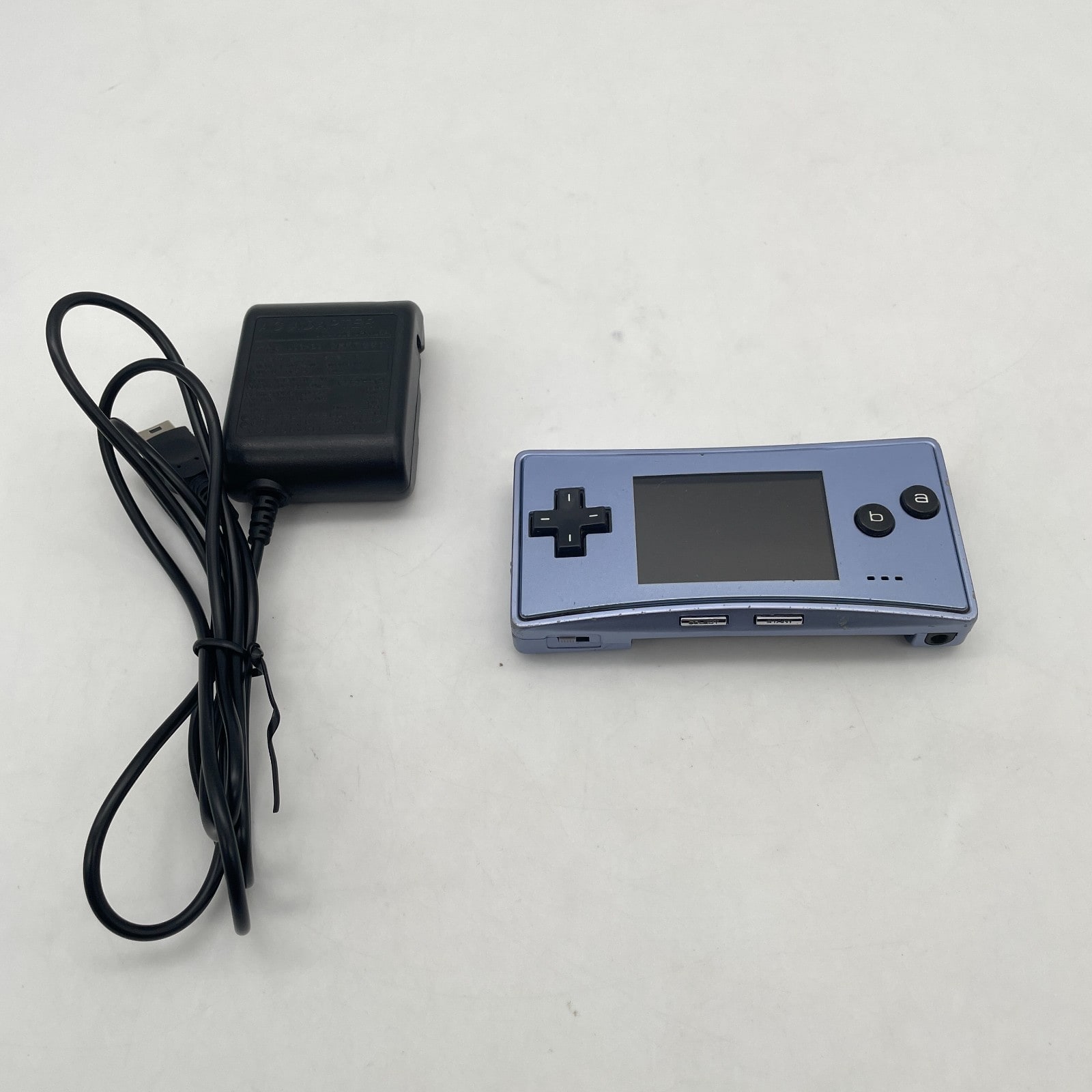 管理番号oxy001-260604商品名Nintendo GameBoy Micro 充電器付きブルーコンソール商品説明動作確認済み使用感がありますブランドNintendo型番Nintendo Game Boy Micro状態中古品-良い状態の補足動作確認済み。使用感があります。機種Nintendo Game Boy Advanceカラーブルー製造年2005タイプハンドヘルドシステムリージョンリージョンフリー接続ヘッドフォンジャック充電器付属あり特徴－ストレージ容量32 MB原産国日本決議Under 480p注意写真の現物をお届けします。店舗にて併売しているため、ご注文のタイミングで売り切れの場合はキャンセルをお願いすることがあります。