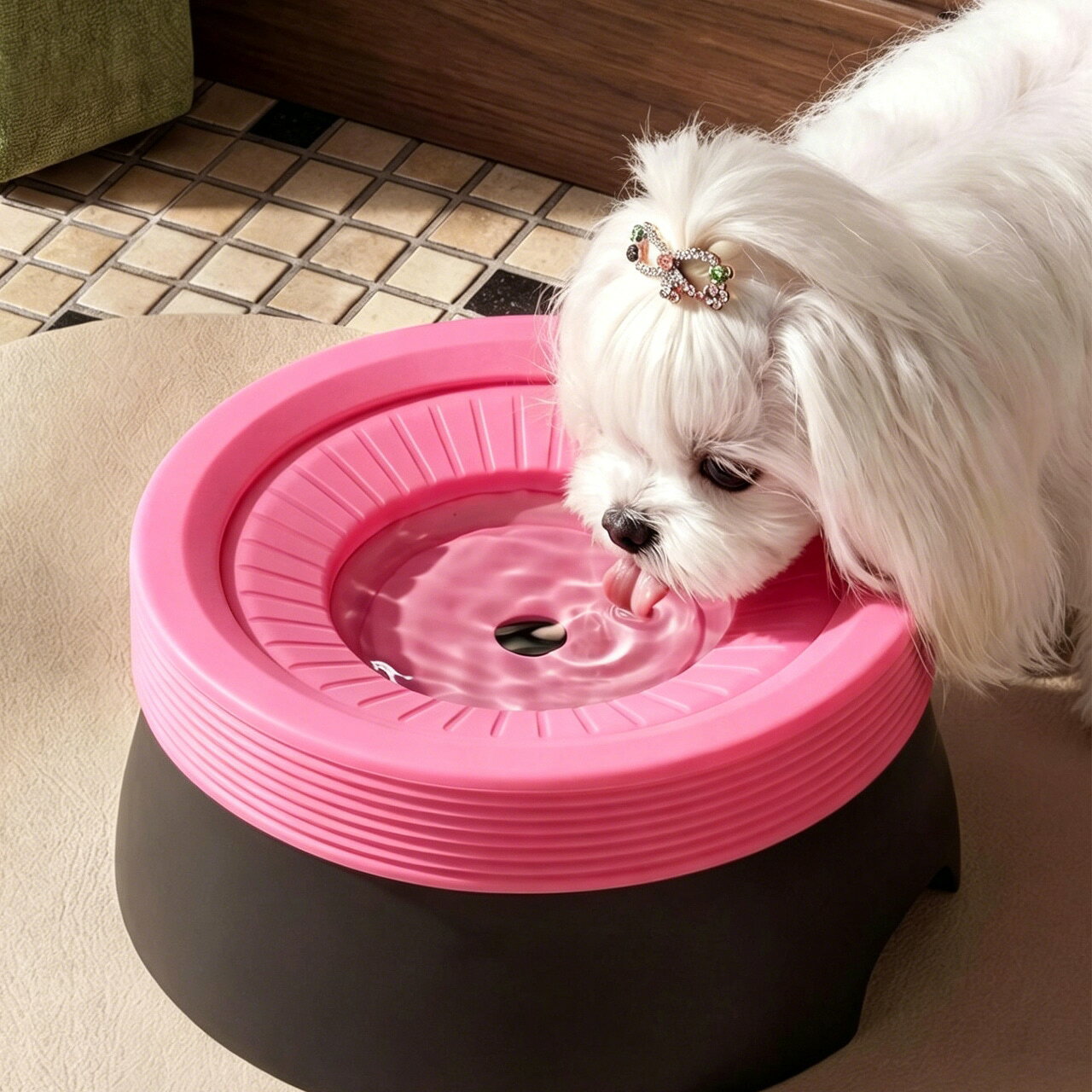 MUKU楽天市場店のドーパミンカラー浮遊式犬用給水ボウル ひっくり返らない・水はね防止 口周り濡れにくく清潔 犬猫兼用ウォーターボウル｜アングル2