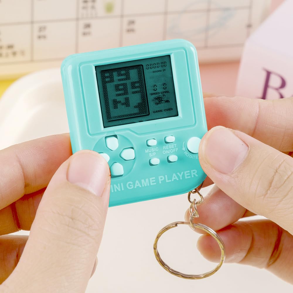 【送料無料】テトリスゲーム機子供用ゲーム機ミニ電子ゲーム機キーホルダーレトロ解凍小さなおもちゃレトロクラシック機ーアクセサリーゲーム機趣味学生プレゼント 色：グリーン 3