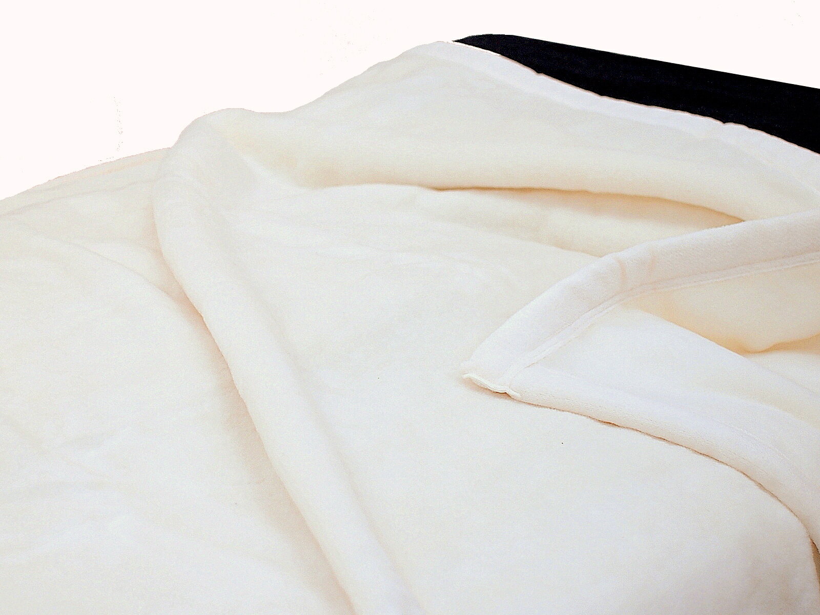 Eウールのふわふわ毛布(シングル)／日本製 高品質 羊毛 パイル ふんわり肌触り 毛布 シングルサイズ 洗える 清潔 当社独自技術のEウール加工