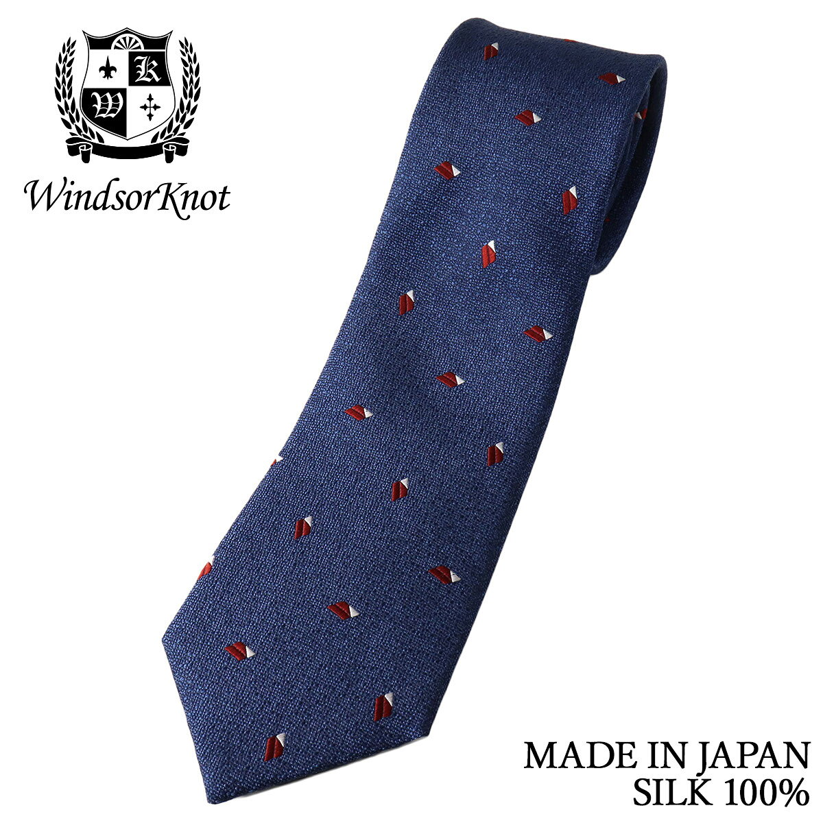 ◆ Windsorknot 2nd(ウィンザーノット セカンド)◆ 日本人に合う英国トラディショナルスタイルを追求し続けるブランド「Windsorknot」 英国トラディショナルは、メンズファッションのルーツでもあり 英国紳士の文化とともに長い時間を掛けて築き上げられてきました。 その、スタイルへの憧れが、このブランドの根底にあります。 英国の文化、歴史に敬意を払い、紳士の装いとして守るべきルールは守りながら、 日本の気候に合わせた生地を使い、日本人の体形に合わせたサイジングで仕上げ、 日本人が日本で生活するのに最適な仕様を取り入れています。 私達のつくるドレスシャツとネクタイが、 あなたのVゾーンに、紳士的で、堂々とした印象を与えてくれることでしょう。 Windsorknot | Windsorknot 2nd【コンビニ受取対応商品】※お使いのモニターによっては実際の色合いとは異なって見える場合がありますのでご了承下さい。ブランドWindsorKnot(ウィンザーノット) セカンド商品番号jg27919大剣の幅約8cmタイの長さ約145cmベースカラーインクブルー素材シルク100%素材特徴打ち込みの良さから生まれる弾力と、しっかりとした質感を備えた国産シルク生地。 梨地調の独特な表情と、上質な糸による深みのある光沢が魅力です。 適度なハリとコシがあり、締めやすく、美しいディンプルをつくり出します。商品特徴「織りが生む艶が際立つ、レトロ小紋」 どこか懐かしさを感じさせるレトロな小紋柄に、梨地調の織りを掛け合わせた一本。 細やかな凹凸が生み出す光沢が、控えめでありながら印象的な存在感を演出します。 主張しすぎない落ち着いた表情の中に、奥行きある表現をプラス。 装いに程よい個性と品格を添える、大人のビジネススタイルにふさわしいネクタイです。 熟練の職人が一針一針、丁寧に仕立てた一本。 締め心地の良さと美しいノットが、確かな品質を物語ります。当店通常価格9,350円（税込）生産国日本 MADE IN JAPAN発売元ウィンザーノット※生地の裁断場所により、柄配置は写真と異なる場合がございます。 表記と実寸法に若干の誤差がある場合があります、予めご了承ください。