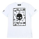 メーカーハイドロゲン 品番731-80841001-101 サイズS/M/L/XL 対象性別メンズ 　素材綿100% 　カラー101(G92ホワイトスプレイアート)発売日2023年 テニスコートを様々なHYDROGENシーズンパターンで施した注目度の高いアイテム。その中央には、補色のスカルアイコンが存在感抜群に君臨。コットン100%の着心地の良さは、タウンユースにも是非とも着てもらいたい1着。