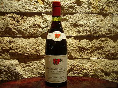 VIN1967種類赤ワイン国フランス地方ブルゴーニュ地区コート　ド　ボーヌ村　サヴィニー　レ　ボーヌ原料ピノノワールタイプミディアムボディー容量750ml　