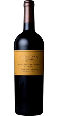 ワイナリー名 Anakota アナコタ ワイン名 Helena Montana Vineyard Cabernet Sauvignon ヘレナ・モンタナ・ヴィンヤード カベルネ・ソーヴィニヨン ヴィンテージ 2011 容量 / 750ml 原産国 アメリカ 地　方 カリフォルニア 地　区 ソノマ 村 ナイツ・ヴァレー 原産地呼称 ナイツ・ヴァレーA.V.A. 品種 カベルネ・ソーヴィニヨン 100% 醸造・熟成 熟成：フレンチオークで15カ月 （新樽50%） 平均年間生産量 6,000本 ALC度数 13.50 % キャップ仕様 コルク 種類 赤ワイン 色 赤 味わい フルボディ 飲み頃温度 17℃ コメント 深く洗練された完熟ブルーベリーやカシスの アロマを持ち、パワフルで芳醇な黒果実のブ ーケにはスパイス香やスモーキーなニュアン スも現れ、筋肉質なタンニンを持ちます。 ビオ情報 サステーナブル農法 認証機関 ワイン・アドヴォケイト得点 90 【ワイン通販】【通販ワイン】【楽天　ワイン】 【赤S】【飲み比べS】【楽天 通販　販売】 【白S】【送料無料S】【飲み比べS】 【贈り物】【ギフトラッピング可能】 【記念品】【記念】【厳選】【高級】 【お祝い】【引き出物】【結婚記念日】 【誕生祝 バースデー】【誕生日プレゼント】 【wineset】【のみくらべ】【グラスワイン】 【ネット販売】【6set】【セットワイン】 【白S】【送料無料S】【飲み比べS】 【世界のワイン館　玉川屋】【6本まとめてお買い得】 【赤S】【白S】【送料無料S】【リストつきS】【デイリー】 【まとめ買いでお得】【まとめ買いがお得】【12本まとめてお買い得】 【楽天 通販 販売】【まとめ買い 業務用にも！】 【玉川屋　ワイン】【飲み比べS】 【楽ギフ_メッセ入力】【楽ギフ_のし宛書】 【楽ギフ_包装】【wineset】 【お祝いの品】【ネット販売】 【誕生日プレゼント　女性】【誕生日プレゼント　女友達】 【誕生日プレゼント　女　送料無料】【誕生日プレゼント　母】 【誕生日プレゼント　母】【誕生日プレゼント　男性】 【お花のコサージュ月】【楽天人気ギフト】 【楽天　ランキング　ワイン　ギフト】Anakota アナコタ ソノマ、ナイツ・ヴァレーを代表する高評価カベルネ 醸造家：ピエール・セイヤン氏 奇才ピエール・セイヤン氏（醸造家）が造る初のソノマ産カベルネ100％ブランド ソノマ産アイコンワインの一つとして知られる 「ヴェリテ」の最高醸造責任者を務めるフランス人醸造家ピエール・セイヤン氏が、更なるソノマ・カウンティの可能性を体現化させた話題のシリーズがこの「アナコタ」。 ソノマの類まれなるテロワールに魅せられた氏が、中でも特別と語るナイツ・ヴァレー、セント・ヘレナ山に位置する二つの単一畑から、カベルネ100％のワインをうみ出しました。数百年前の噴火で堆積した火山岩が母岩となって残るユニークな地質環境を持つナイツ・ヴァレーの、異なる標高差、傾斜度、気候環境、そして岩の多い土壌環境を持つ二つのクリュ畑。この特別な区画こそが、セイヤン氏の目指すテロワールワインを描き出します。ロワールやボルドーで20年以上ワイン造りに携わってきた氏が惚れ込んだソノマの地で、ブレンドではなく、本当の意味でのテロワールを表現すべく単一品種だけで挑戦した「アナコタ」はセイヤン氏の集大成とも言えるワインです。完熟ブドウが当たり前になっているカリフォルニアで敢えて早摘みを行いエレガンスを追及。素朴でありながらも、洗練されたソノマのスピリットを宿したワインは、評論家をはじめワインファンの間で大きな話題となっています。 パーカーポイント満点8回！ 1950年フランス、ガスコーニュ地方に生まれる。 実家がアルマニャック地方に畑を所有していたことも有り、若いころからテロワールの重要性について身を持って学んできました。地元では、ボルドー品種と向き合い醸造の道に入ります。そして、更に専門性を高めるため、30年に及びフランスの異なる地域において、様々なワイン造りに携わり成功を収めてきました。ロワールでは「シャトー・ド・タルジェ」でカベルネ・フランを学び、ボルドーでは数々のブドウ畑からテロワールワインをうみ出し、クリュの概念を研ぎ澄ませたワインスタイルを作り上げていきました。 そして、1990年半ばにはその活躍の場をアメリカに移します。 ソノマカウンティの山や斜面に位置する畑は、衝撃的なものでした。理想的な栽培環境を目の当たりにし、この地でソノマの最高峰といえるアイコンワイン「ヴェリテ」を生み出します。 ヴェリテは初ヴィンテージから注目を集め、WAでは100点を幾度と獲得。今日では、ソノマワインにとって、最も重要な醸造家としてその名は広く知られるようになりました。 ヴェリテでのワイン造りを通し、ソノマのテロワールを見てきた、セイヤン氏ですが、ヴェリテに使用するカベルネが生まれる「ナイツ・ヴァレー」の地の秀でたテロワールに魅せられていきます。 「この地は特別だ」と確信を持ったセイヤン氏が次に取った行動が、カベルネ100％で造るナイツ・ヴァレー産の赤ワイン。こうして2001年、究極のカベルネとも言える「アナコタ」が誕生しました。 醸造家ピエール・セイヤン氏 モンタナ山の異なる標高差、異なるマイクロクライメートが生む二つのカベルネ 力強さのダコタとエレガンスのモンタナ ソノマ郡郊外のナイツ・ヴァレーの中心に位置するブドウ畑は古代の火山性土壌が残る特別な地区です。ユニークで且つ多様な土壌を持ち、気象条件もボルドー品種の栽培に最適な環境が揃います。アナコタでは、このナイツ・ヴァレーの特別なクリュ畑を厳選し、2地区の単一畑からそれぞれ、カベルネ・ソーヴィニヨンのみを使った、2種の異なるテロワールワインを生み出しています。 DAKOTA ダコタ 約5ヘクタールのヘレナ・ドコタ畑はサン・ヘレナ山の下方、標高228.6m地点に位置します。モンタナよりも冷涼な地区ですが、極端な熱波や寒気の影響もなく、安定したミクロクライメートを持ちます。土壌は、赤茶色した礫を含むシルトローム質土壌と火山岩から成ります。 パワーを持ちながらも、卓越した赤系果実と洗練されたミネラル感を持つ、フェミニンでエレガンスなタンニンを持つカベルネです。 Montana モンタナ 約24.8ヘクタールのヘレナ・モンタナ畑は、サン・ヘレナ山の標高289.6m地点に位置し勾配のある丘に面しています。起伏があり、高低差30度の傾斜地点もあります。 斜面地は西から吹く冷たい海風が吹き付けますが、日中は温暖。固い土壌は根の成長を制限し、浅い根のブドウ樹が育つことから、収穫量は大変少なくなります。 黄白色の岩の多い目の詰まった土壌。芳醇な黒果実のブケやホワイトトリフ、スモークやスパイス香。筋肉質なタンニンを持つカベルネです。 収穫のタイミングが美しいワインを生む 完熟ワイン、完熟ブドウというイメージが強いカリフォルニアにおいて、セイヤン氏はあえて早摘みでブドウを収穫します。ブドウの熟度も大切ですが、同時にテロワールを表現させることも重要です。この特別なテロワールをワインの中で最大限に表現するためブドウの収穫は他の畑より早く行います。この結果、ワインのアルコール度数も低めとなり、美しくエレガントなカベルネが生み出されています。