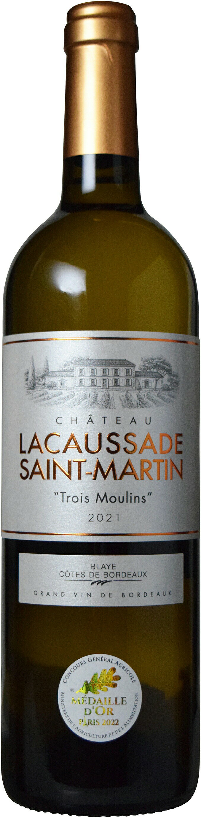 商品詳細 品番617482 バーコード4997678174828 生産者名 Chateau Lacaussade Saint Martin シャトー・ラコサード・サン・マルタン 商品名 Chateau Lacaussade Saint Martin Trois Moulins シャトー・ラコサード・サン・マルタン トロワ・ムーラン ヴィンテージ2021 容量 750ml 原産国フランス 地方・地区ボルドーコート・ド・ボルドー 品質分類・原産地呼称A.O.C.ブライ・コート・ド・ボルドー 格付 品種セミヨン 60%/ソーヴィニヨン・ブラン 40% 醗酵オーク樽(400L)、酵母を加えずに樽の中で自然醗酵 シュール・リーを行う 熟成オーク樽で6カ月熟成、100%ブルゴーニュ樽使用(新樽比率33%、400L) 平均年間生産量25,000本 ALC度数12.5％ キャップ仕様プラスチックコルク 種類スティルワイン 色白 味わい辛口 飲み頃温度10℃ ボトルサイズ(幅/高さ/奥行) 76 x 302 x 76 mm コメント・評価情報 コメント醗酵・熟成共にブルゴーニュ樽を使用。ミネラル分豊富な土壌からできるフレッシュ感のあるセミヨンが特徴で、丸みのある豊かな味わい。 ビオ情報 認証情報 その他の認証 ワイン・スペクテーター得点 ワイン・アドヴォケイト得点 コンクール入賞歴(2021)パリ農業コンクール 2022 金賞 海外ワイン専門誌評価歴 国内ワイン専門誌評価歴 生産者について Chateau Lacaussade Saint Martin シャトー・ラコサード・サン・マルタン 「マイナー産地で最高の白ワインをつくる！」 長期熟成のポテンシャルを秘めた偉大なる品種セミヨンと かつて海底だった畑という最高のテロワールで挑戦し続けるシャトー さまざまなシーンのギフトの贈り物として、 【世界のワイン館玉川屋】の商品をぜひ一度ご賞味ください ○お祝いの品として 引き出物 お祝い 内祝い 結婚祝い 結婚内祝い 内祝い 引き菓子 快気祝い 快気内祝い プチギフト 結婚引出物 退職祝い 還暦祝い 古希 喜寿 傘寿 半寿 米寿 卒寿 白寿 上寿　 ○季節の贈り物として 父の日 母の日 敬老の日 御中元 敬老の日 クリスマス 冬ギフト お歳暮 御歳暮 年賀 お正月 年末年始 バレンタイン ホワイトデー ハロウィン パーティー お菓子 ○ちょっとした手みやげとして お返し 御祝 御礼 御挨拶 引越し 粗品 お使い物 贈答品 ギフトセット プレゼント お土産 手土産 贈りもの 進物 お見舞い 入院 〇季節のご挨拶 御正月 お正月 御年賀 お年賀 御年始 母の日 父の日 御中元 お中元 お彼岸 残暑御見舞 残暑見舞い 敬老の日 クリスマス クリスマスプレゼント 寒中お見舞 お歳暮 御歳暮 春夏秋冬 〇祝事 合格祝い 内祝い 成人式 御成人御祝 就職祝い 社会人 御祝 お祝い 御祝い 内祝い 金婚式御祝 銀婚式御祝 御結婚お祝い ご結婚御祝い 御結婚御祝 結婚祝い 結婚内祝い 結婚式 引き出物 引出物 御新築祝 新築御祝 新築内祝い 祝御新築 祝御誕生日 バースデー バースディ バースディー 昇進祝い 昇格祝い 就任 〇日常の贈り物 御見舞 退院祝い 全快祝い 快気祝い 快気内祝い 御挨拶 ごあいさつ 引越しご挨拶 引っ越し 〇法人向け 御開店祝 開店御祝 開店お祝い 開店祝い 御開業祝 周年記念 来客 異動 転勤 定年退職 退職 挨拶回り 転職 お餞別 贈答品 粗品 おもたせ 手土産 心ばかり 寸志 新歓 歓迎 送迎 新年会 忘年会 二次会 記念品 景品 開院祝い 〇お返し 御礼 お礼 謝礼 御返し お返し お祝い返し 御見舞御礼 〇プチギフト お土産 ゴールデンウィーク GW 帰省土産 バレンタインデー バレンタインデイ ホワイトデー ホワイトデイ お花見 ギフト プレゼント 〇こんな想いで… ありがとう 結婚おめでとう ごめんね おめでとう 今までお世話になりました　いままで お世話になりました これから よろしくお願いします 遅れてごめんね おくれてごめんね 〇こんな方に お父さん 父 お母さん 母 兄弟 姉妹 妻 奥さん 嫁 彼女 夫 旦那さん 旦那 彼氏 先生 職場 上司 先輩 後輩 同僚「マイナー産地で最高の白ワインをつくる！」 長期熟成のポテンシャルを秘めた偉大なる品種セミヨンと かつて海底だった畑という最高のテロワールで挑戦し続けるシャト-