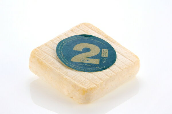 クアドロッタ・デッレ・ランゲ(1個300g前後・白カビタイプ、牛羊、)