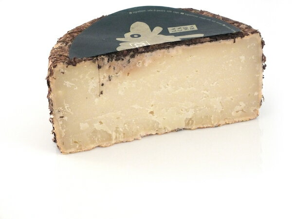 ペコリーノ・フォーリエ・イン・ノーチェ 100g(ハード、クルミの葉、羊)